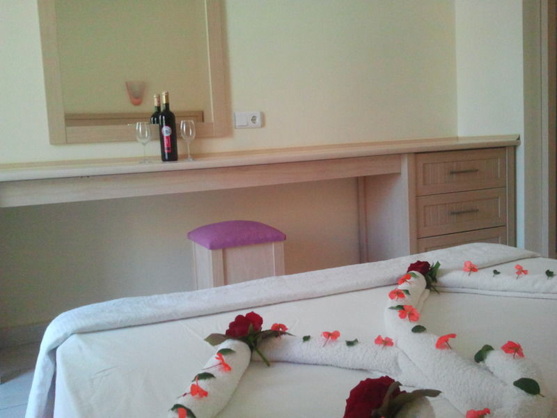 Summer Rose Hotel Side Buitenkant foto