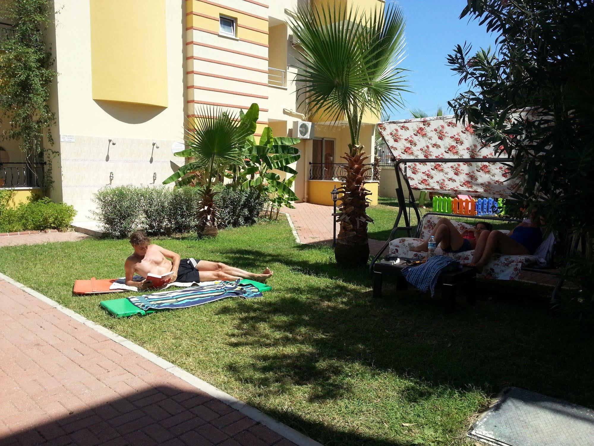 Summer Rose Hotel Side Buitenkant foto